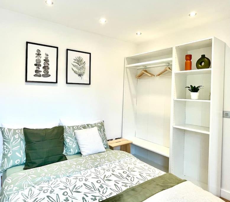 Stunning 1 Bedroom And Double Sofa Bed Near Train Station Southampton Exterior foto